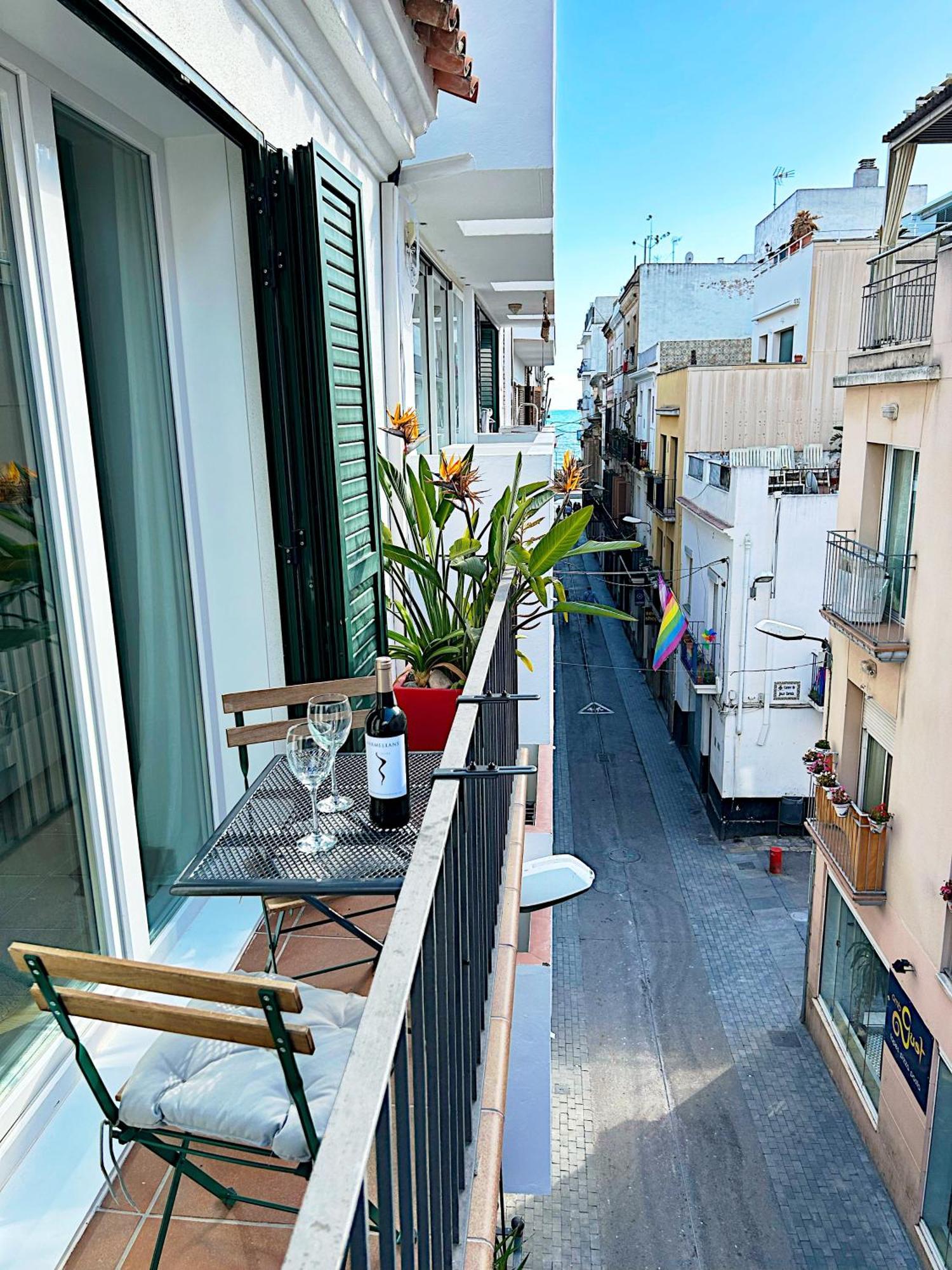 Abbott Apartment - 1 Min From The Beach - 100M2 - Sleeps 8 Sitges Ngoại thất bức ảnh