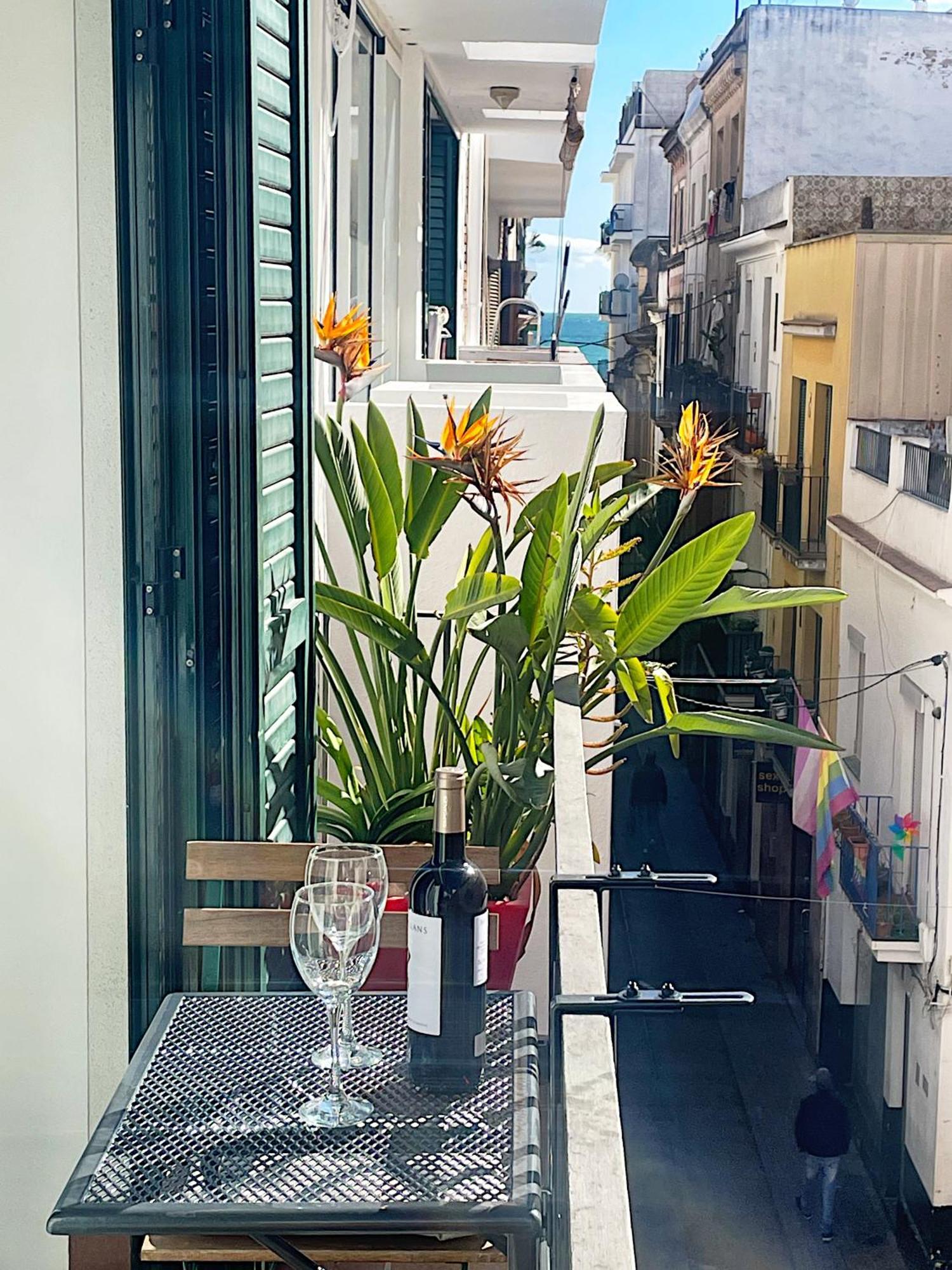 Abbott Apartment - 1 Min From The Beach - 100M2 - Sleeps 8 Sitges Ngoại thất bức ảnh